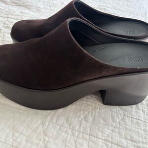 FitFlop platform mule in chocolate brown suede size 8 (39)